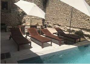Outdoor pool - Gordes, in the heart of the village with private pool and panoramic view (Gordes)