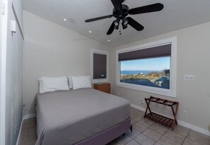 3 quartos, cofres nos quartos, ferros/tábuas de passar roupa