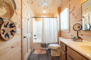 Hair dryer, towels, soap, toilet paper - Getaway on the Bluff  is a beautiful brand-new log cabin < 5 miles from Parkway. (Sevierville)