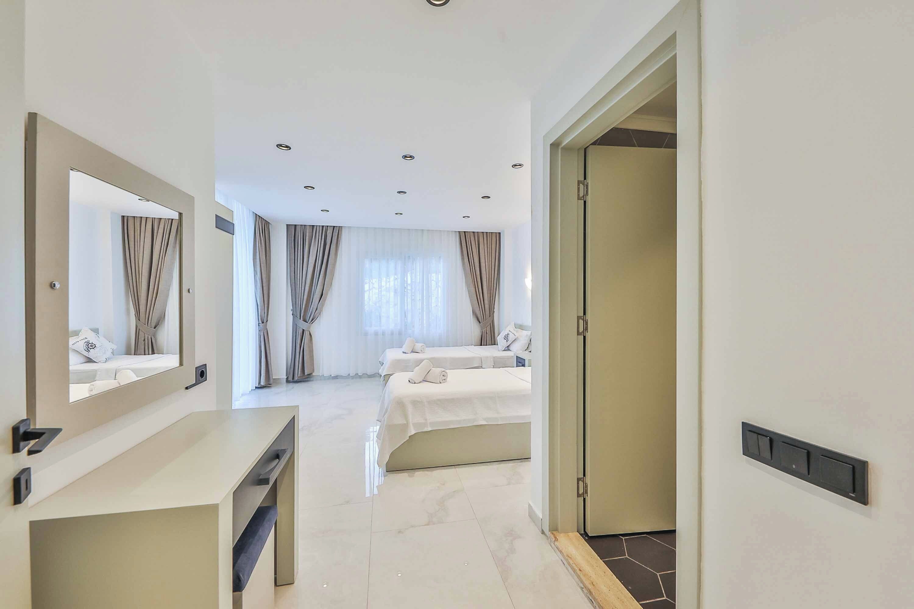 5 bedrooms, WiFi, bed sheets