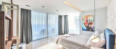 6 bedrooms, WiFi, bed sheets