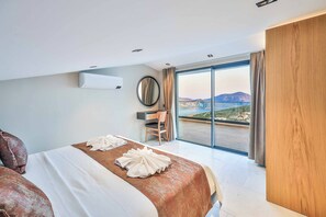 6 bedrooms, WiFi, bed sheets - Villa Overseas Views (Unknown)