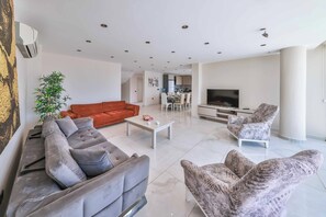 Smart TV, ping pong - Villa Mara Sun - Five Bedroom Villa, Sleeps 10 (Kalkan)