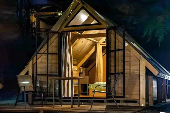 In-room safe, laptop workspace, free WiFi