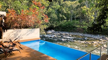 Alberca al aire libre