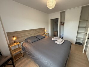 1 bedroom, iron/ironing board, travel cot, free WiFi