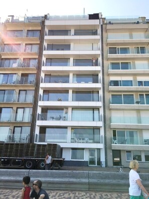 Exterior - Apartment in Wenduine With Stunning Sea View (De Haan)