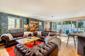 TV - 2 Bed in West Quantoxhead (oc-p30893) (West Quantoxhead)