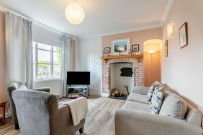 TV - 3 Bed in Beer (oc-b31132) (Beer)