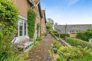 Terrace/patio - 3 Bed in Beer (oc-b31132) (Beer)