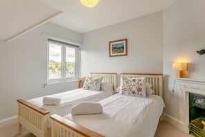 3 chambres, fer et planche à repasser, accès au Wi-Fi (inclus)