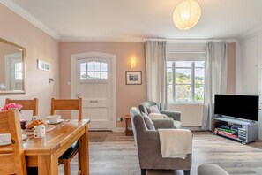 TV - 3 Bed in Beer (oc-b31132) (Beer)