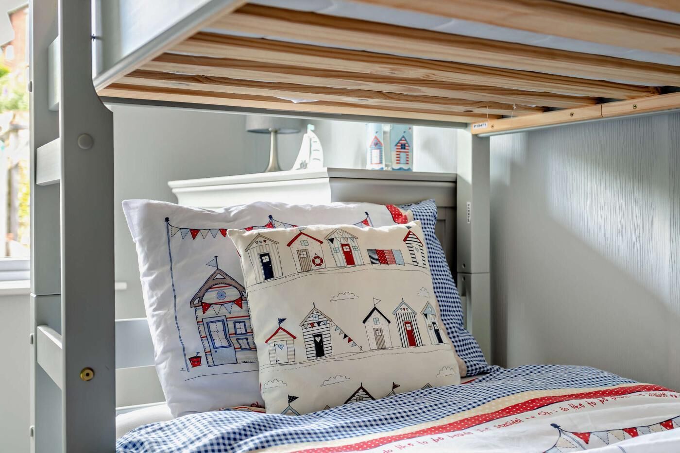 3 bedrooms, travel crib, WiFi (free), bed sheets