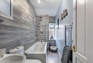 Towels - 3 Bed in Dawlish (oc-c29669) (Dawlish)