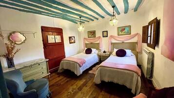 2 slaapkamers, een strijkplank/strijkijzer, gratis wifi, beddengoed