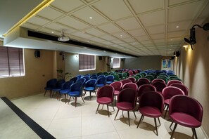 Business centre - DORO ROYAL SUITE  (Mannarkkad)