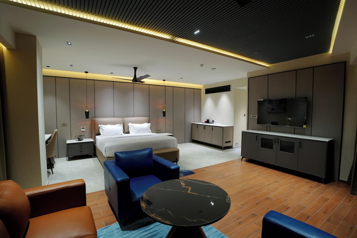 Superior Room, City View