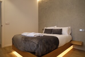 Superior Apartment | In-room safe, blackout drapes, soundproofing, iron/ironing board
