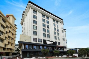 Exterior - Blissful Comfort Stays MG Road Ernakulam (Kanayannur)