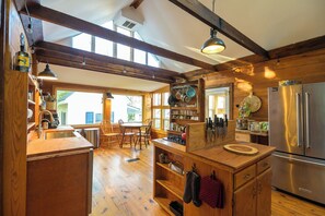 Réfrigérateur, four, plaque de cuisson, lave-vaisselle