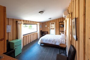 6 bedrooms, free WiFi, bed sheets