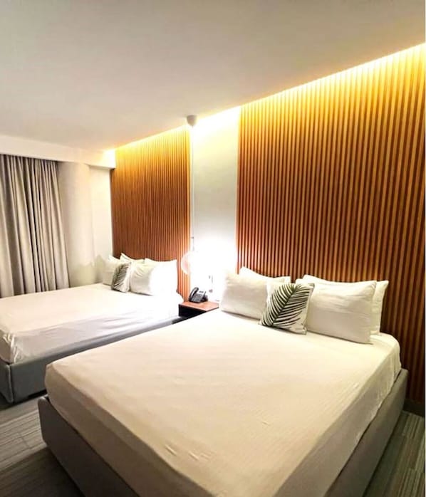 Comfort Quadruple Room | Desk, laptop workspace, free WiFi