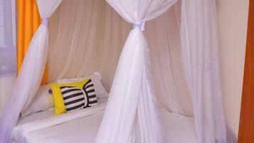 Deluxe Studio, City View | WiFi (free), individually decorated, individually furnished
