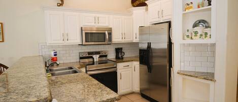 Micro-ondes, four, plaque de cuisson