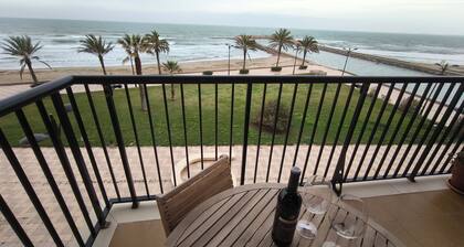 Cozy apartment in front of the sea 5' away from Valencia