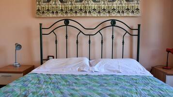 3 slaapkamers, een strijkplank/strijkijzer, wifi, beddengoed