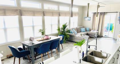 Plant Lovers 3 BR Family Cottage at Sherkston Shores