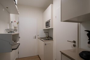 Kühlschrank, Herdplatte, Geschirrspüler