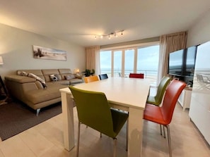 Apartment | Dining