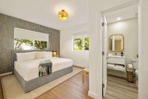 2 bedrooms, iron/ironing board, free WiFi, bed sheets