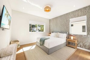 2 bedrooms, iron/ironing board, free WiFi, bed sheets - Lux Designer Apt | 2BR/2BA in Heart of Miami Beach (Miami Beach)