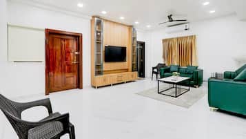 House | Living room | Flat-screen TV