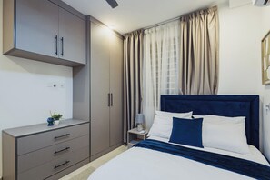 2 bedrooms, iron/ironing board, WiFi, bed sheets - OASIS 2: Stylish 2BR with premium finishes, custom décor & stunning views. (Takoradi)