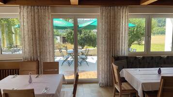 TĂ€gliches inbegriffenes FrĂŒhstĂŒcksbuffet