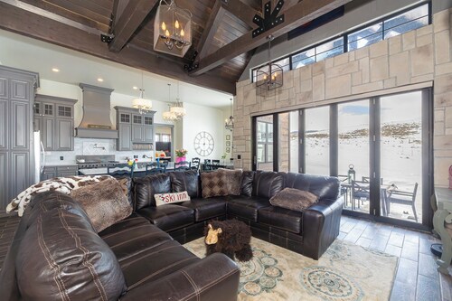 Mountain Chalet on Golf Course