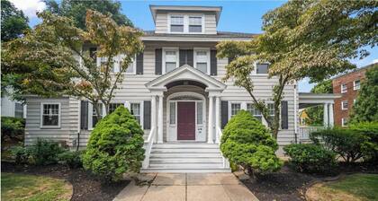 NEW 3BR Salem Townhouse Minutes to downtown