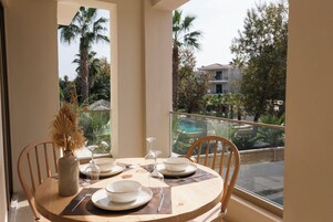 Caja de seguridad en la habitación, wifi gratis y ropa de cama 