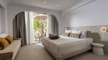 Suite with Roof Terrace | Öryggishólf í herbergi, ókeypis þráðlaus nettenging, rúmföt