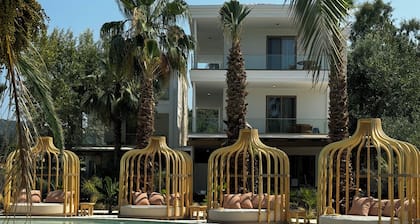 Nusa Suites & Villas