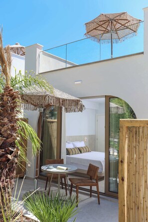 Suite with Roof Terrace | ตู้นิรภัยในห้องพัก, Wi-Fi ฟรี, ผ้าปูที่นอน