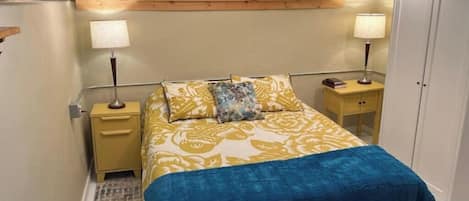 1 bedroom, WiFi, bed sheets