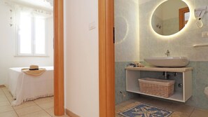 Shower - VILLA DEL MARE 1, vicino alla spiaggia, 5 posti (Torre San Giovanni)