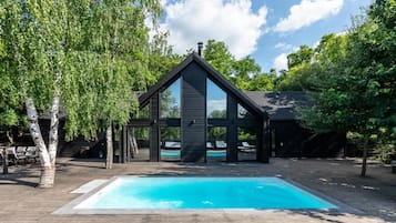 5 piscinas externas