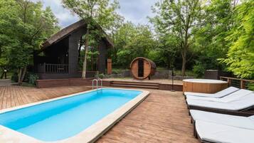 5 outdoor pools