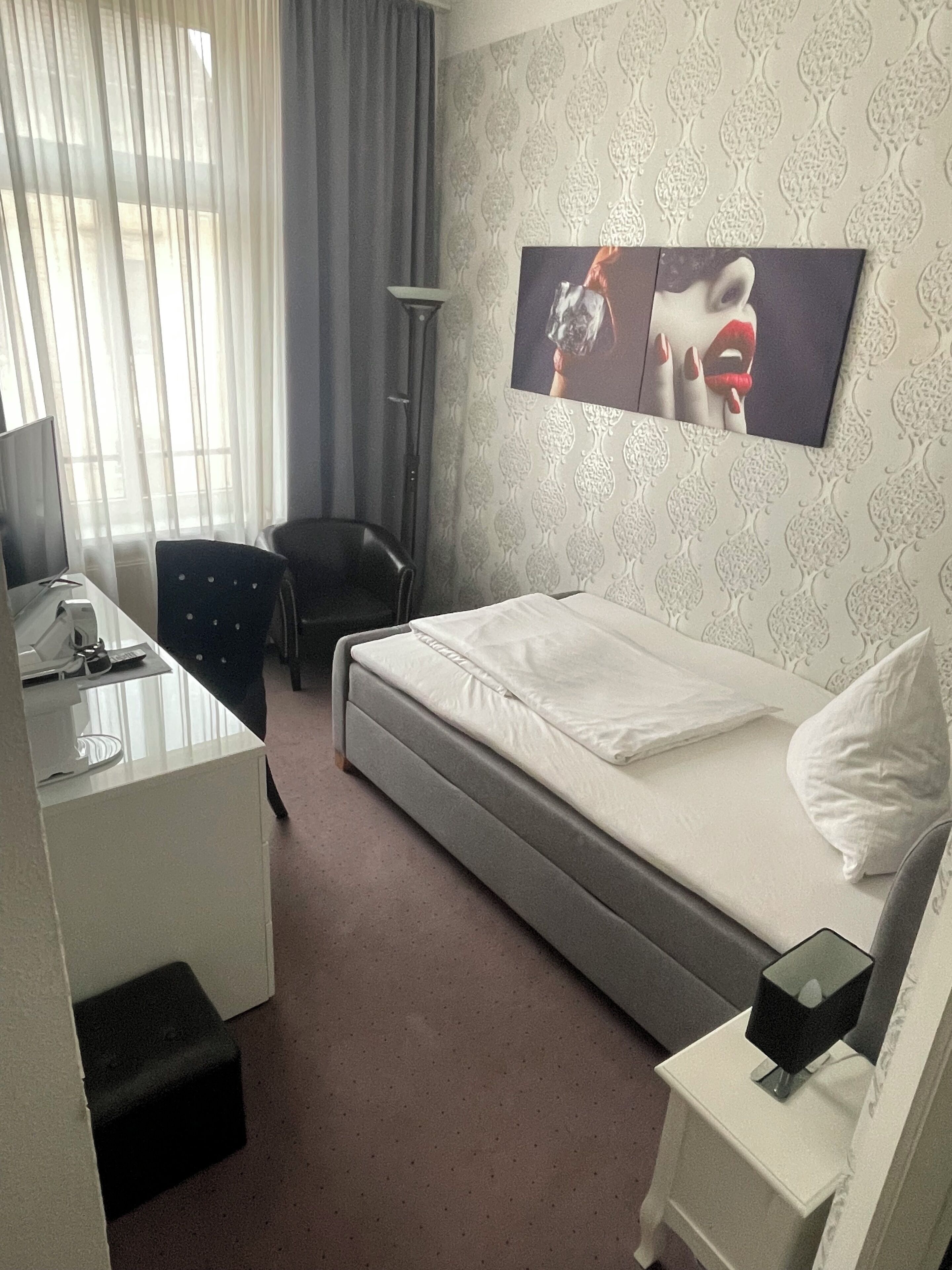 Comfort Double Room | Individually decorated, individually furnished, desk, cribs/infant beds