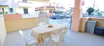 Villa for 6 people, 2 bedrooms, a few meters from the sea.